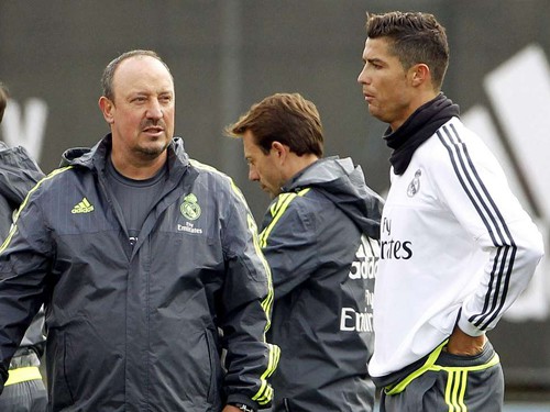 Real Madrid: Benitez có trụ đến Giáng sinh?