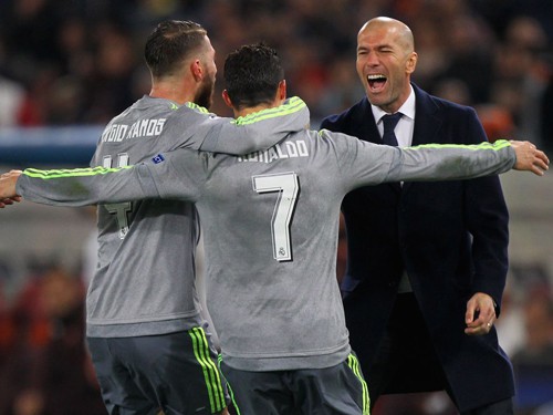 Zidane mát tay, CR7 phất ngay