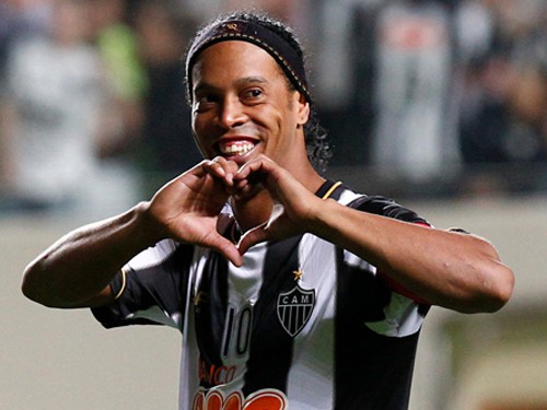 Ronaldinho: “Tôi đã biết Messi sẽ còn giỏi hơn tôi”