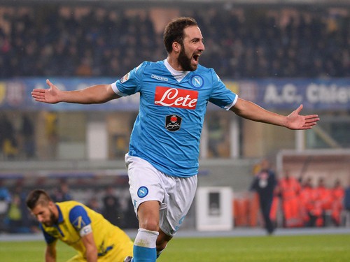 02h45 (07/01) sân San Paolo, Napoli - Torino: Trái tim Higuain