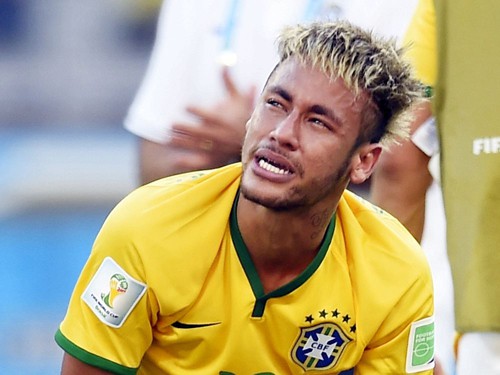Tòa án phong tỏa tài sản Neymar vì cáo buộc gian lận thuế