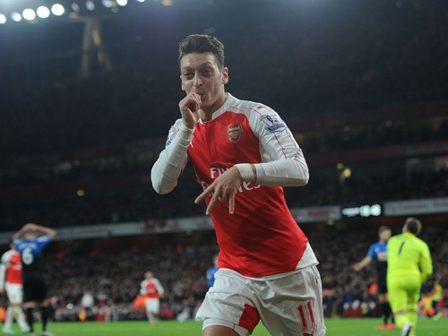 19h45 (20/02), Arsenal - Hull: Trông vào ánh mắt Oezil!