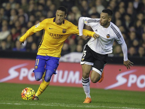 Vấn đề của Barca: Khi cả đội nhìn Neymar