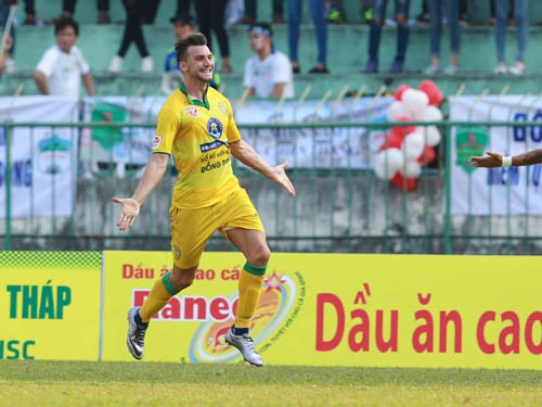 Đồng Tháp - HA.GL: 2 - 1: Chủ nhà bắt được vàng