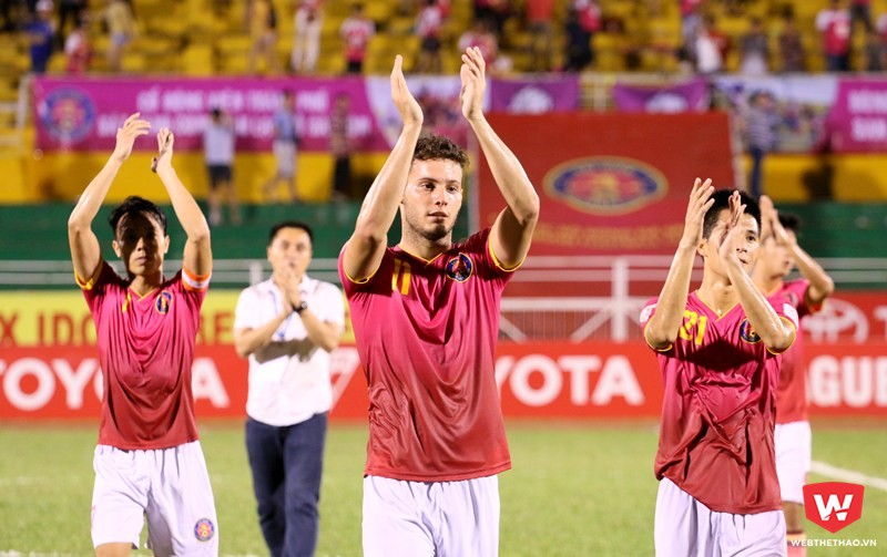Sau những chuỗi trận chơi tự ti v&agrave; thất b&agrave;i, cầu thủ S&agrave;i G&ograve;n FC c&oacute; thể khấp khởi rời s&acirc;n với 3 trận thắng 2 trận h&ograve;a. Ảnh: Quang Thịnh.