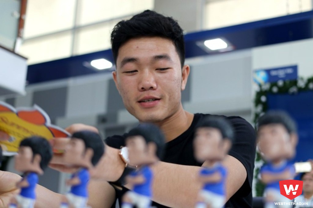 Đ&acirc;y l&agrave; một hoạt động tri &acirc;n người h&acirc;m mộ vẫn thường được c&aacute;c đội b&oacute;ng K League tổ chức tại H&agrave;n Quốc h&ograve;ng thắt chặt t&igrave;nh cảm giữa CLB với CĐV. Ảnh: Quang Thịnh.