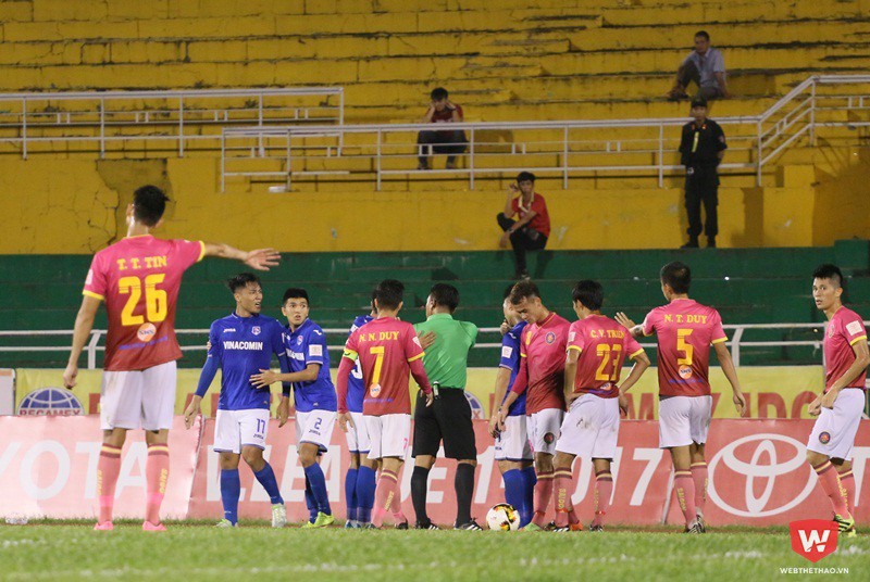 Ph&iacute;a S&agrave;i G&ograve;n FC cho rằng Ban kỷ luật chỉ phạt Đ&igrave;nh Trọng l&agrave; thiếu kh&aacute;ch quan v&agrave; sẽ kiến nghị mổ băng cả trận chứ kh&ocirc;ng phải một t&igrave;nh huống. Ảnh: Quang Thịnh.
