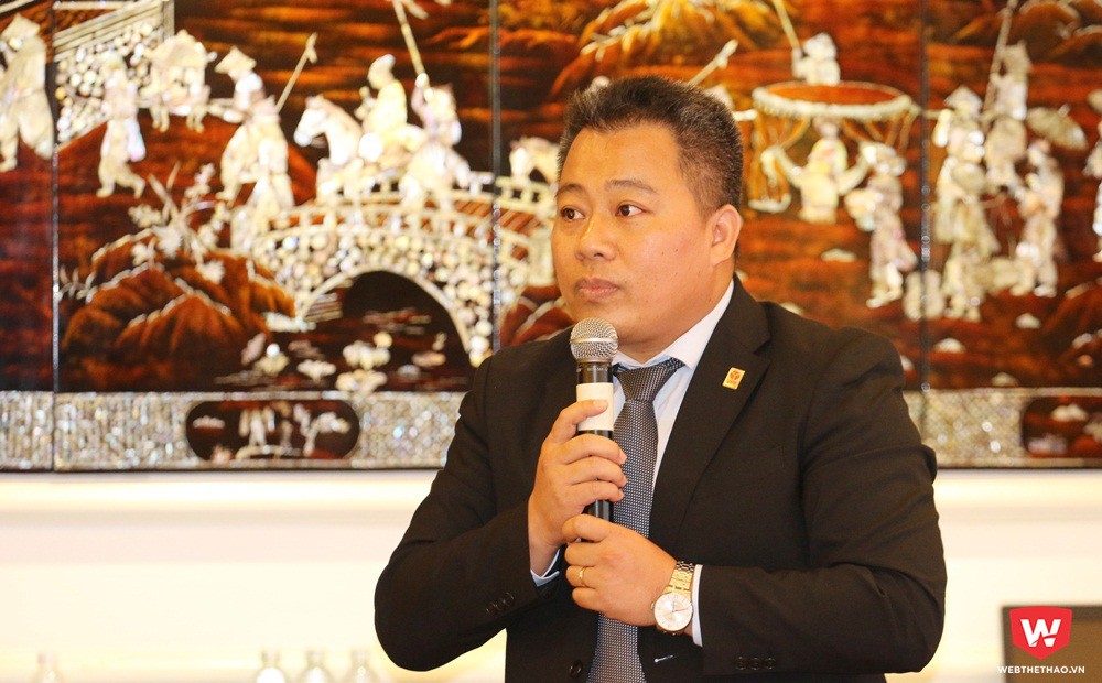 Trưởng BTC Giải, &ocirc;ng Nguyễn Minh Ngọc cho rằng n&ecirc;n chia sẻ với t&iacute;nh to&aacute;n của mỗi CLB v&agrave; đang t&igrave;m giải ph&aacute;p gi&uacute;p C&uacute;p Quốc gia tăng sức cạnh tranh. Ảnh: Quang Thịnh.