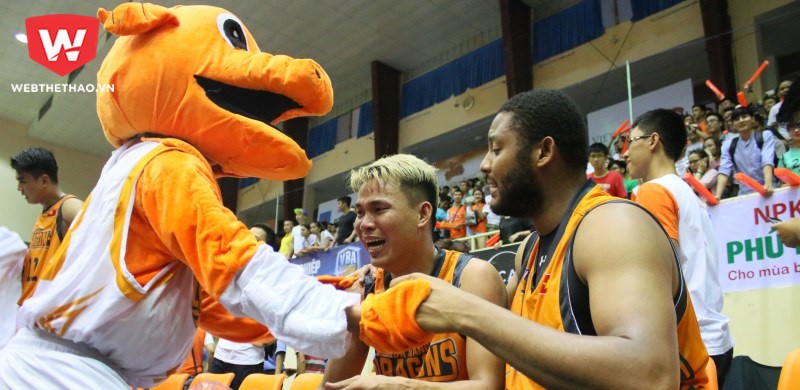 Chùm ảnh: Danang Dragons vỡ òa hạnh phúc trong ngày vô địch VBA