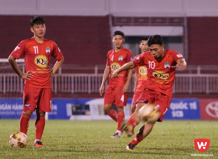 Cầu thủ HAGL lo cạnh tranh với nhau hơn chuyện bỏ V.League