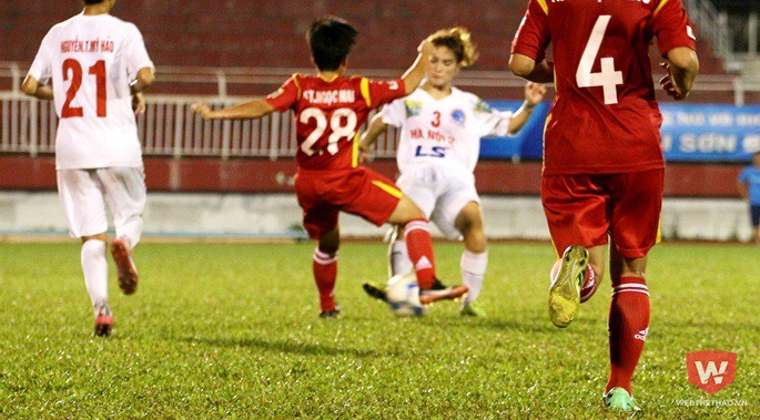 Cầu thủ nữ vẫn có thể đá bóng trong 12 tuần đầu thai kỳ