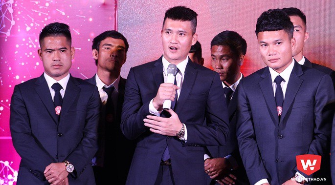 Công Vinh nhận nhiệm vụ cùng CLB TP.HCM lọt Top 3 V.League 2018
