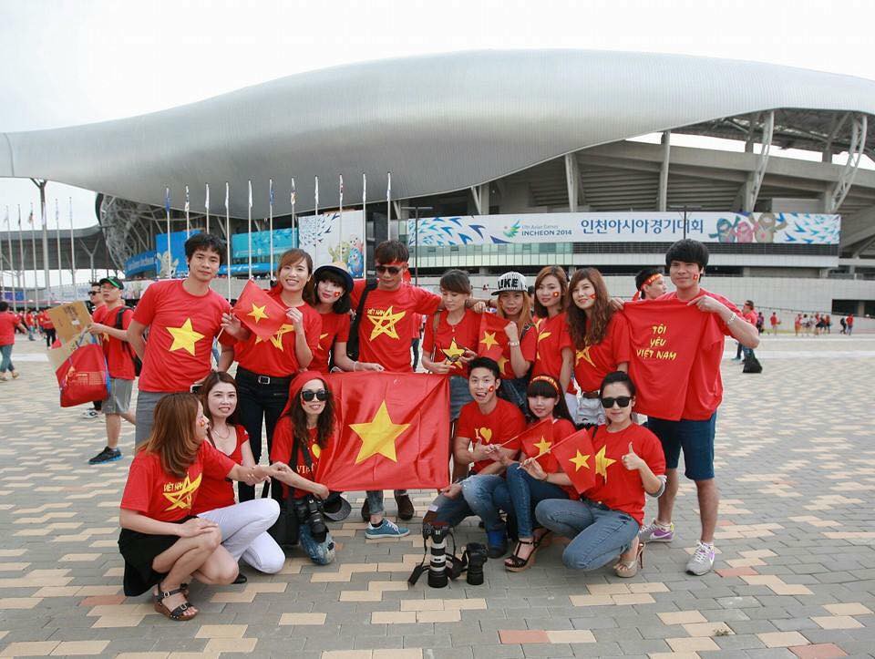Đại cờ Việt Nam và 10.000 vé xem thầy trò Hoàng Anh Tuấn thi đấu