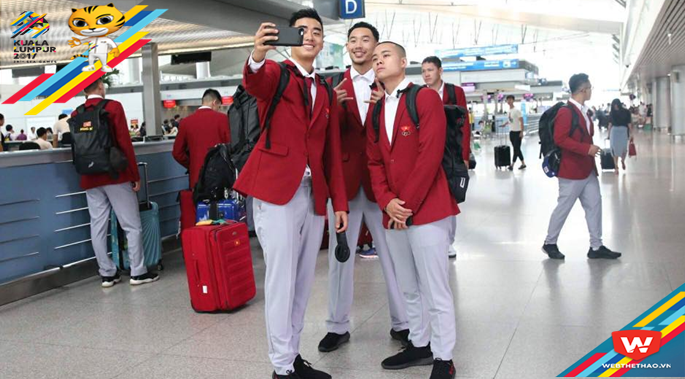 Tuyển bóng rổ VN bảnh bao lên đường "săn" huy chương SEA Games