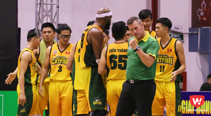 HLV Cantho Catfish: Thi đấu trên sân Thang Long Warriors như tập gym