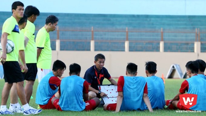 HLV Hoàng Anh Tuấn lấy Maradona truyền cảm hứng cho U20 VN