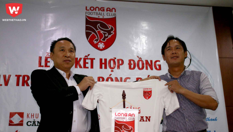Minh Phương c&ograve;n một năm hợp đồng với CLB Long An v&agrave; hy vọng được tạo điều kiện để ra đi. Ảnh: Quang Thịnh.