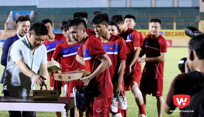 Nhà tài trợ sâm làm khổ trước khi tẩm bổ U20 Việt Nam