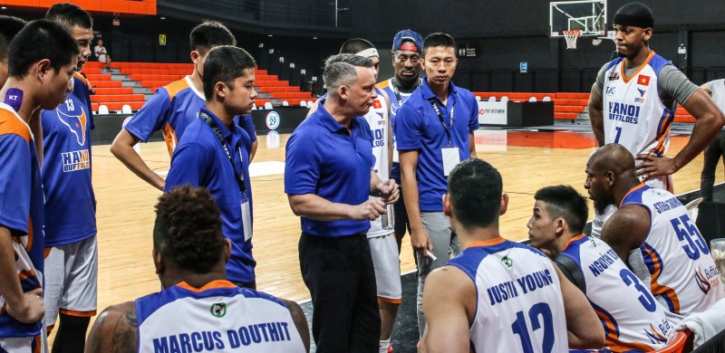 Ra quân TBSL 2017, Hanoi Buffaloes thua lép vế Madgoat