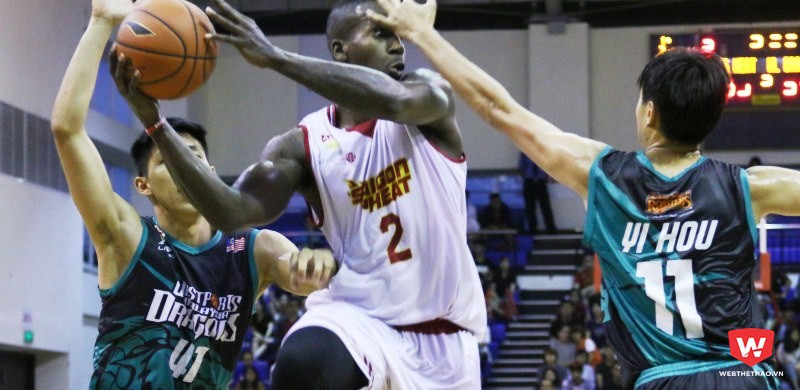 "Chấp" Malaysia Dragons 12 điểm, Saigon Heat thắng ngược 95-84