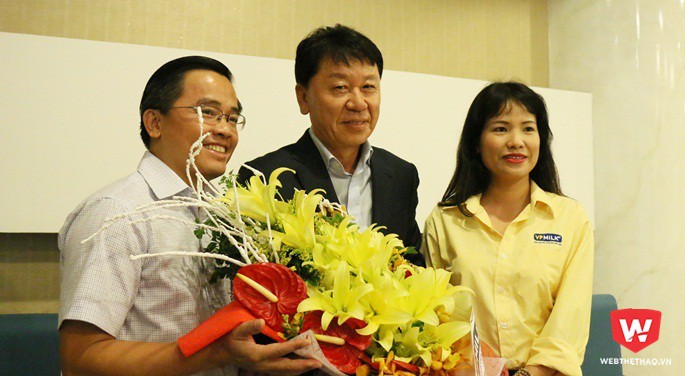 Ông Chung Hae Seong đặt mục tiêu vô địch V.League 2019 cho HAGL