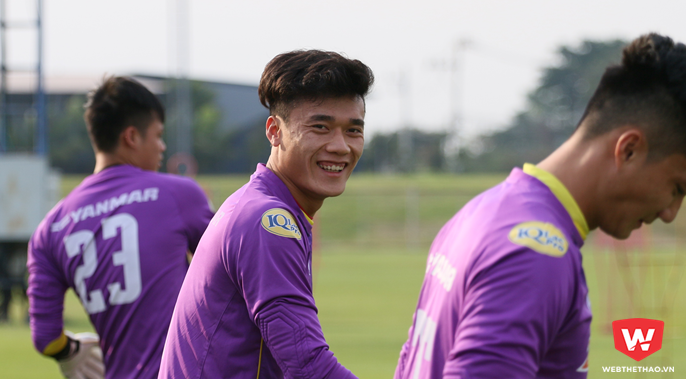Thủ môn Bùi Tiến Dũng có đứng vững trước cám dỗ của một celeb?