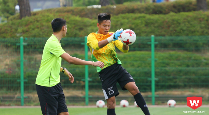Trớ trêu chuyện bỏ lỡ cơ hội lên U23 Việt Nam của thủ môn CLB Hà Nội