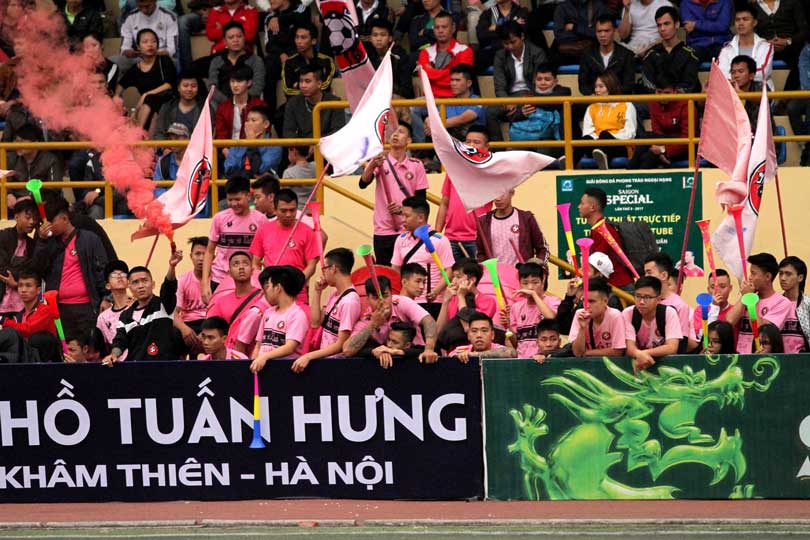 CĐV Tin lớn “chia nửa vầng trăng” vì giấc mơ vô địch