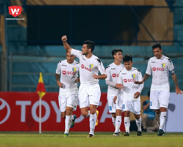 Hà Nội FC được giải ngân khoản tiền thưởng kỷ lục ngay trước Tết Nguyên Đán 2017. Ảnh Hải Đăng Thưởng Tết ở V.League: Cao nhất 1 tháng lương