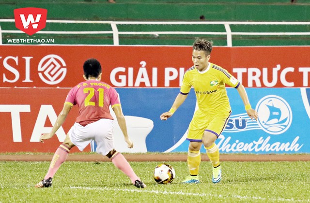 Thất bại trước S&agrave;i G&ograve;n ảnh hưởng rất nhiều đến t&acirc;m l&yacute; của c&aacute;c cầu thủ SLNA. Ảnh Văn Nh&acirc;n