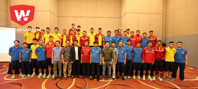 Trước cuộc chiến Indonesia, tuyển Việt Nam nhận món quà tinh thần