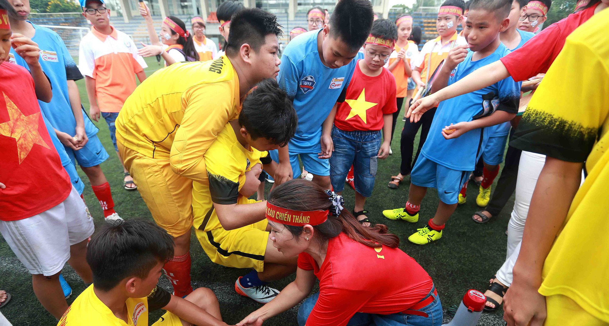 Chuyện có "một không hai" và sự tử tế ở sân chơi U13 Bóng học đường