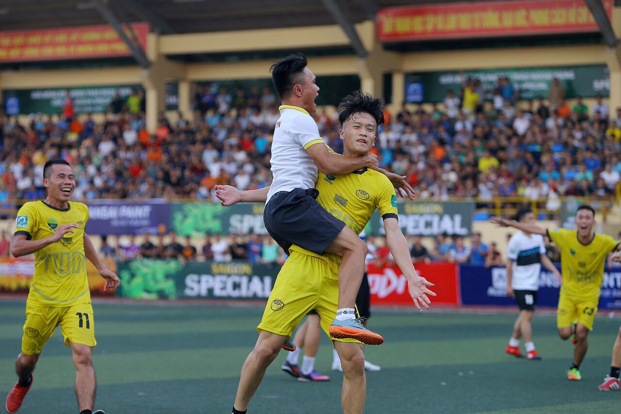 Cùng FC Moon “Hướng về xứ Thanh”