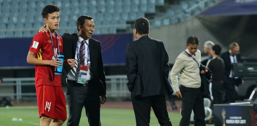 Lương "dị" mê mệt cầu thủ bỏ lỡ cơ hội ghi bàn lịch sử tại U20 World Cup