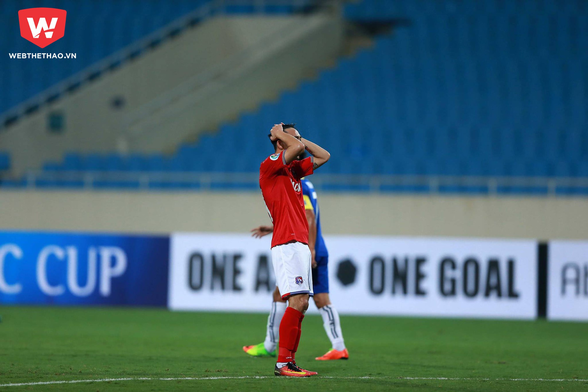 Mạc Hồng Quân nhận thẻ đỏ, T.Quảng Ninh thua ngược tại AFC Cup