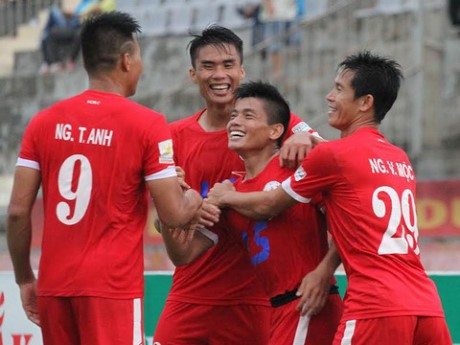 Nam Định thua TP.HCM trong trận "chung kết" sớm giải hạng Nhất