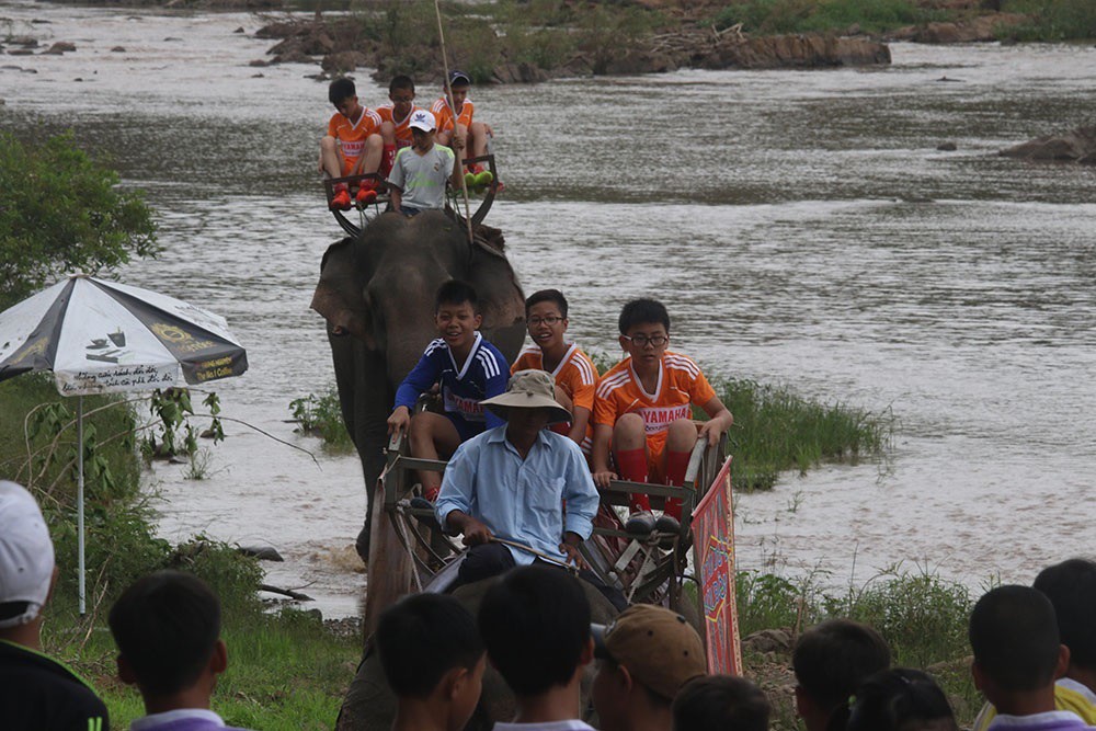 "Sân chơi bóng đá học đường mang lại nhiều bài học bổ ích"