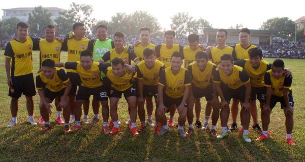 Sao xứ Nghệ đá bóng gây quỹ từ thiện ở TP.HCM