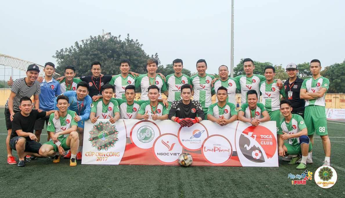 Tú Dưa, Vũ Minh Tuấn cùng FC Tổ Ca đá bóng từ thiện ở Quảng Ninh