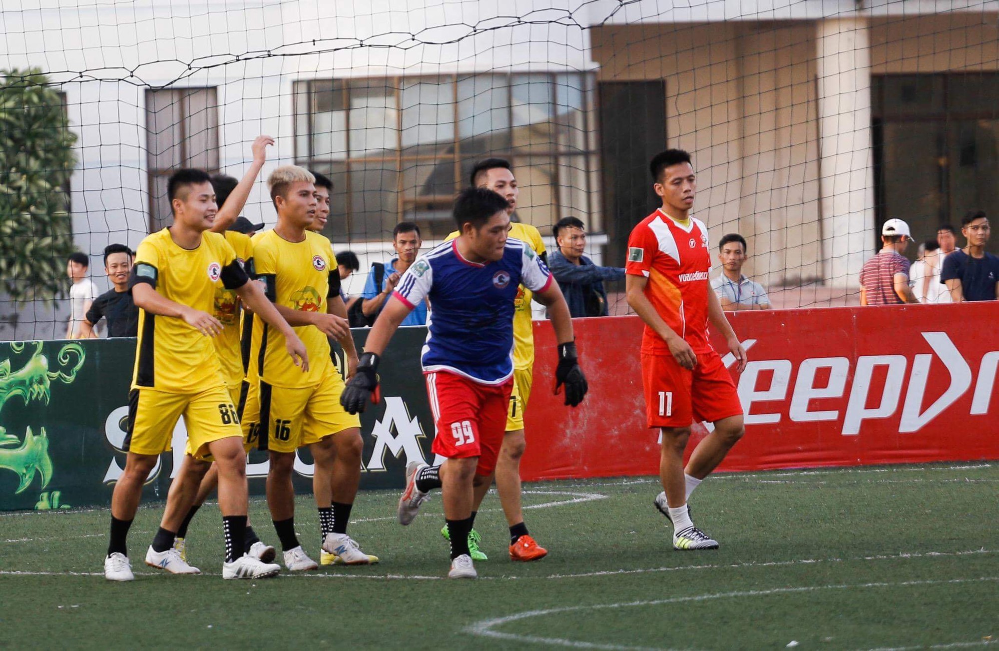 Vòng 7 SL1-S2: Văn Quyết không thể cứu Hữu Bằng, Gia Việt soán ngôi Nguyễn Trãi