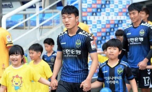 Xuân Trường đá chính, Incheon United thắng trận quan trọng ở K.League