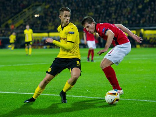 Adnan Januzaj bị "chặn cửa" về M.U