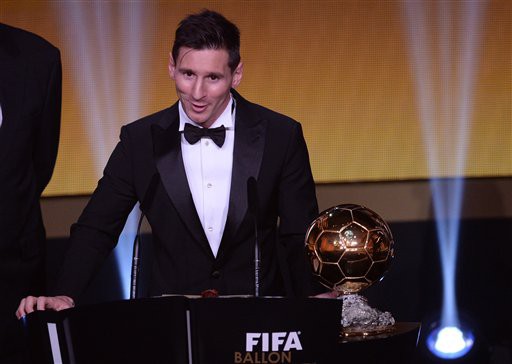 Bản tin thể thao sáng 12/01: Messi hạnh phúc khi giành QBV lần thứ 5