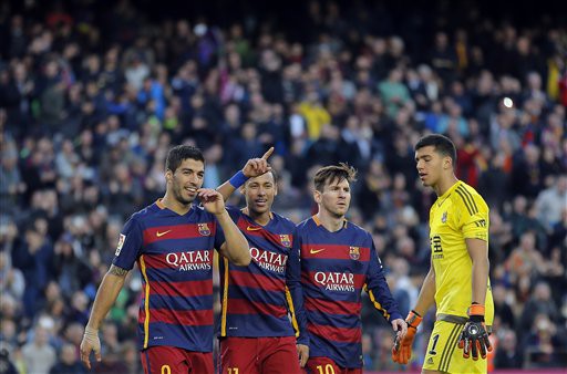 Barcelona 4-0 Sociedad: MSN khai hỏa, Barca hơn Real 9 điểm