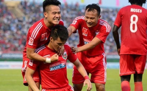 B.Bình Dương tái ngộ nhà vô địch K-League