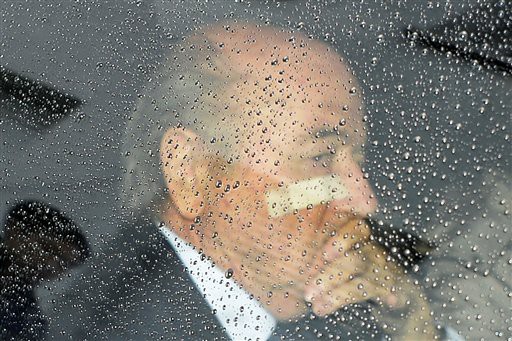 Blatter khẳng định “trong sạch”, quyết kháng cáo tới cùng