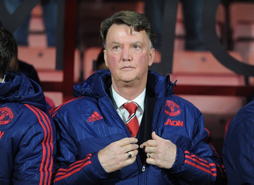 CĐV M.U đồng lòng đòi đuổi Van Gaal, mời về Mourinho