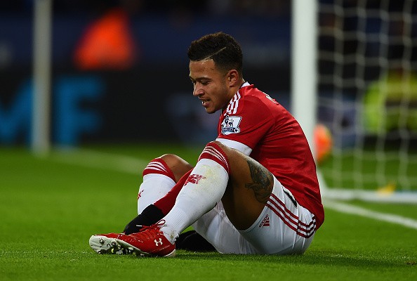 Depay đá kém vì... chạy yếu