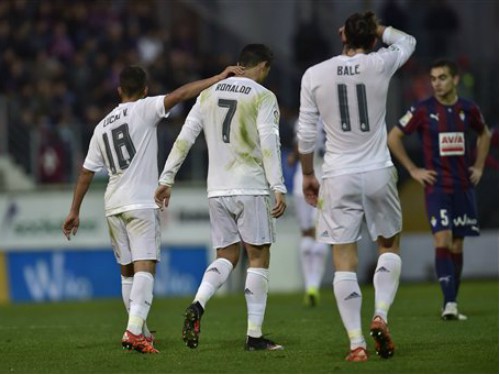 Eibar 0-2 Real Madrid: Ronaldo "thông nòng", Real bám đuổi Barca