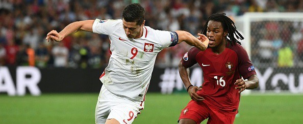 Lewandowski và Renato Sanches cùng được vinh danh